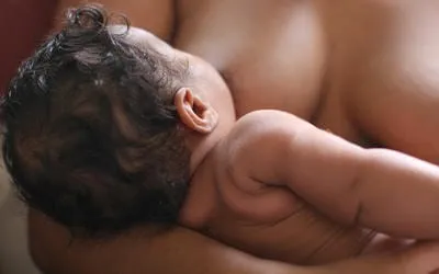 breastfeeding newborn baby